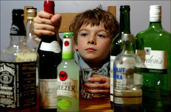 Az alkoholfogyasztási szokásokat a szülői viselkedés is befolyásolja