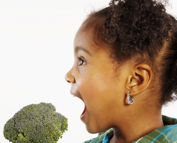 Jamie Oliver szerint az egészséges étel biztosítása a gyermekek számára emberi jog